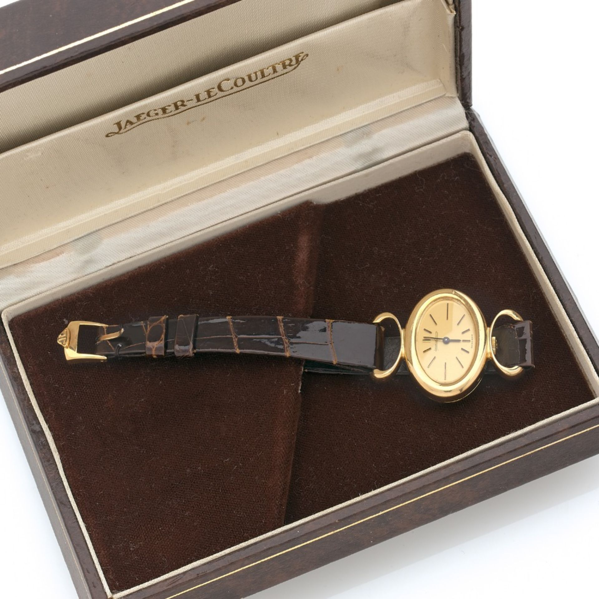 JAEGER LECOULTRE ETRIER, Montre bracelet de dame en or jaune 18K sur cuir. BOITIER : ovale à - Image 2 of 2