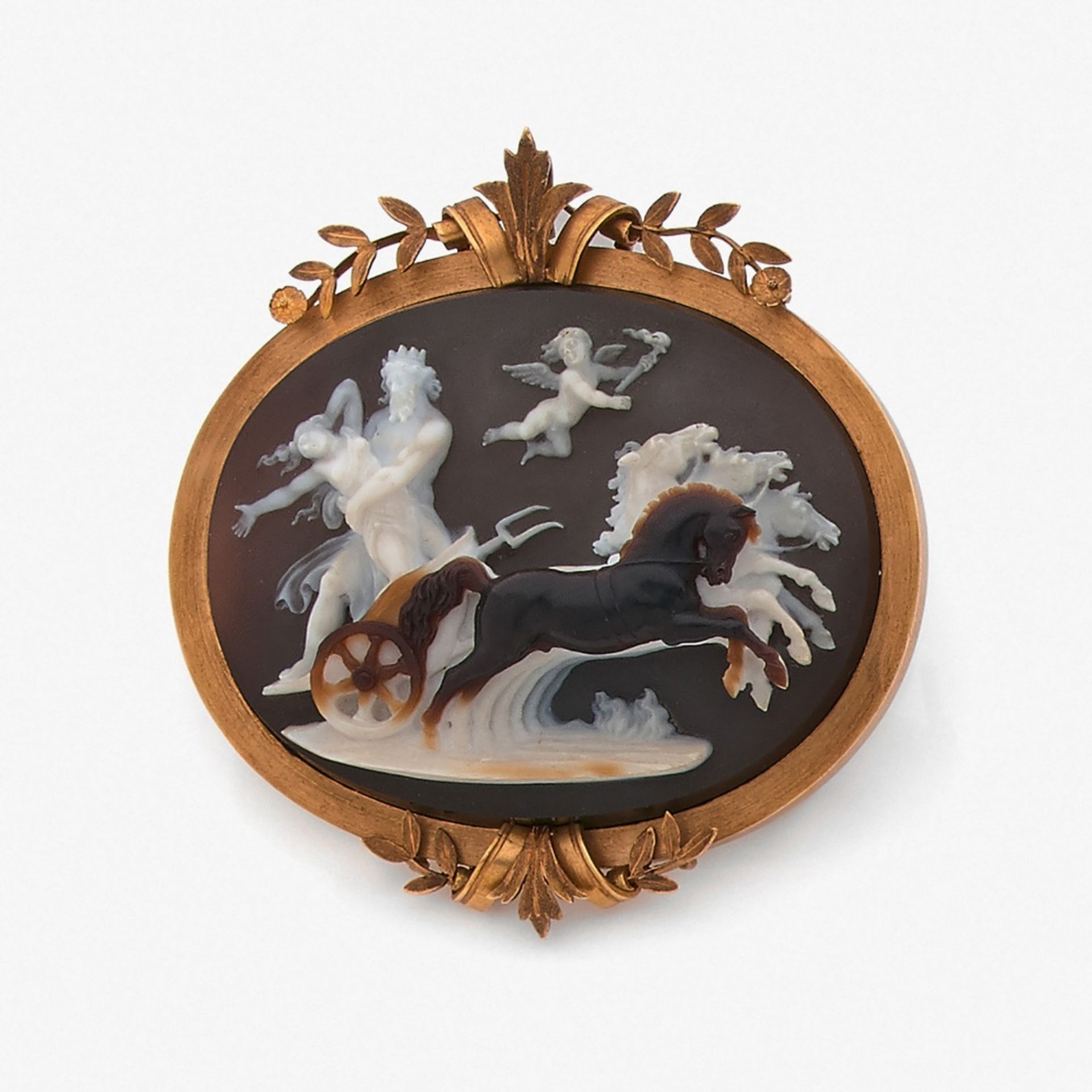 ANNÉES 1860 BROCHE CAMÉE QUADRIGE À L'ANTIQUE, Le grand camée ovale représente l'enlèvement de