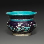 GRAND VASE ZHADOU en céramique et émaux de type fahua turquoise et bleu nuit, à décor d'oiseaux