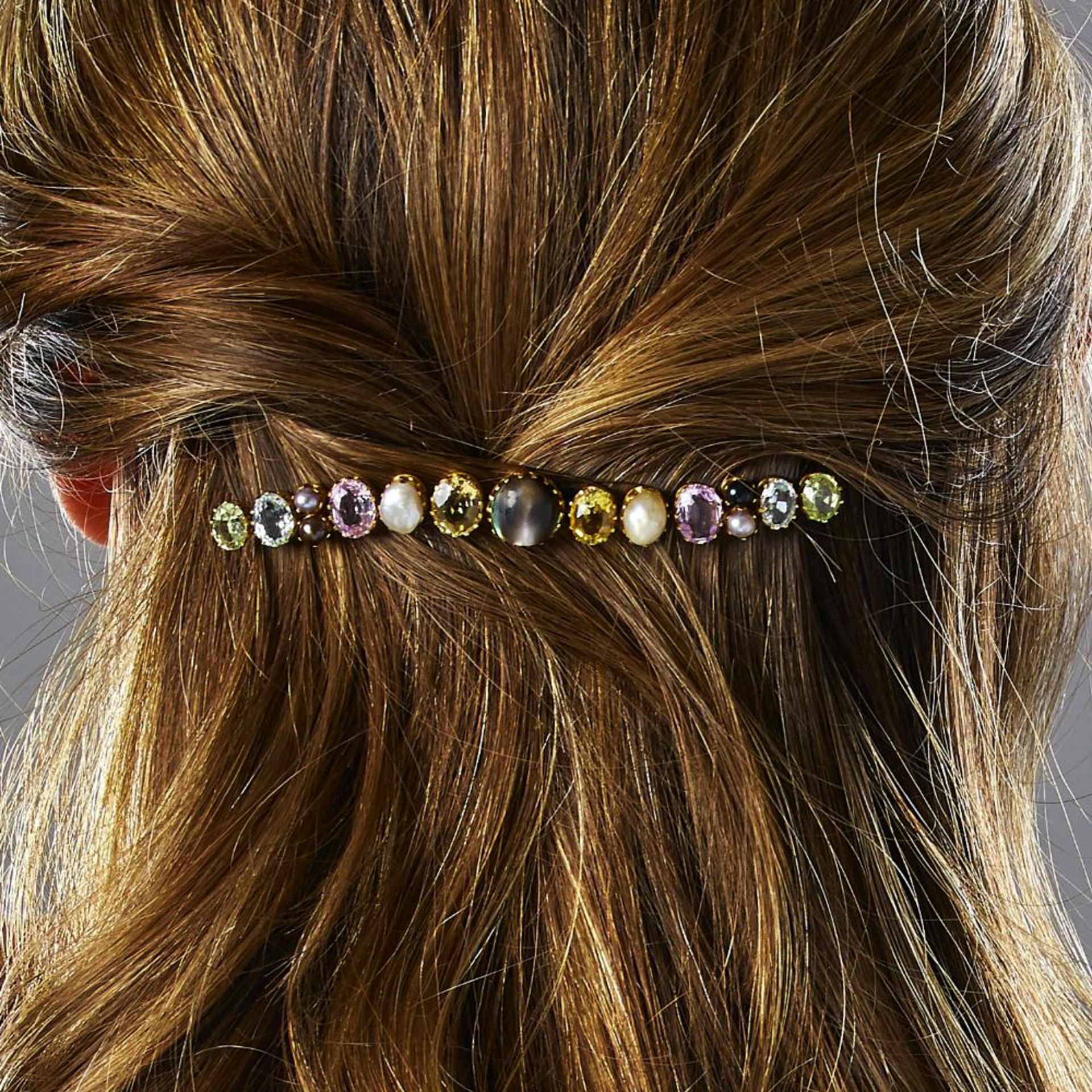 BARRETTE SINUEUSE MULTICOLORE Elle est de forme sinueuse, ornée de morganites, béryls jaunes, - Image 2 of 4