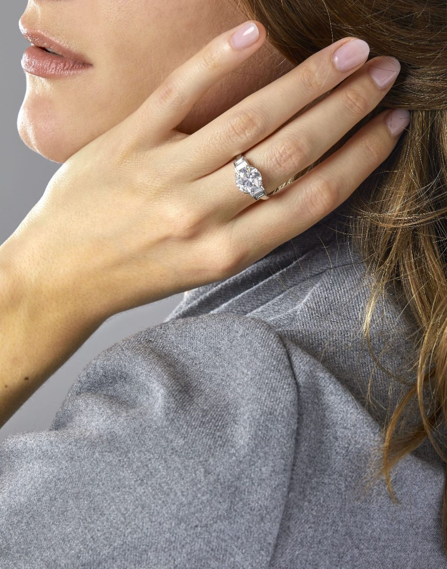 TRAVAIL FRANÇAIS BAGUE SOLITAIRE DIAMANT 3,85 CARATS Il est orné d'un diamant taille brillant - Image 2 of 2