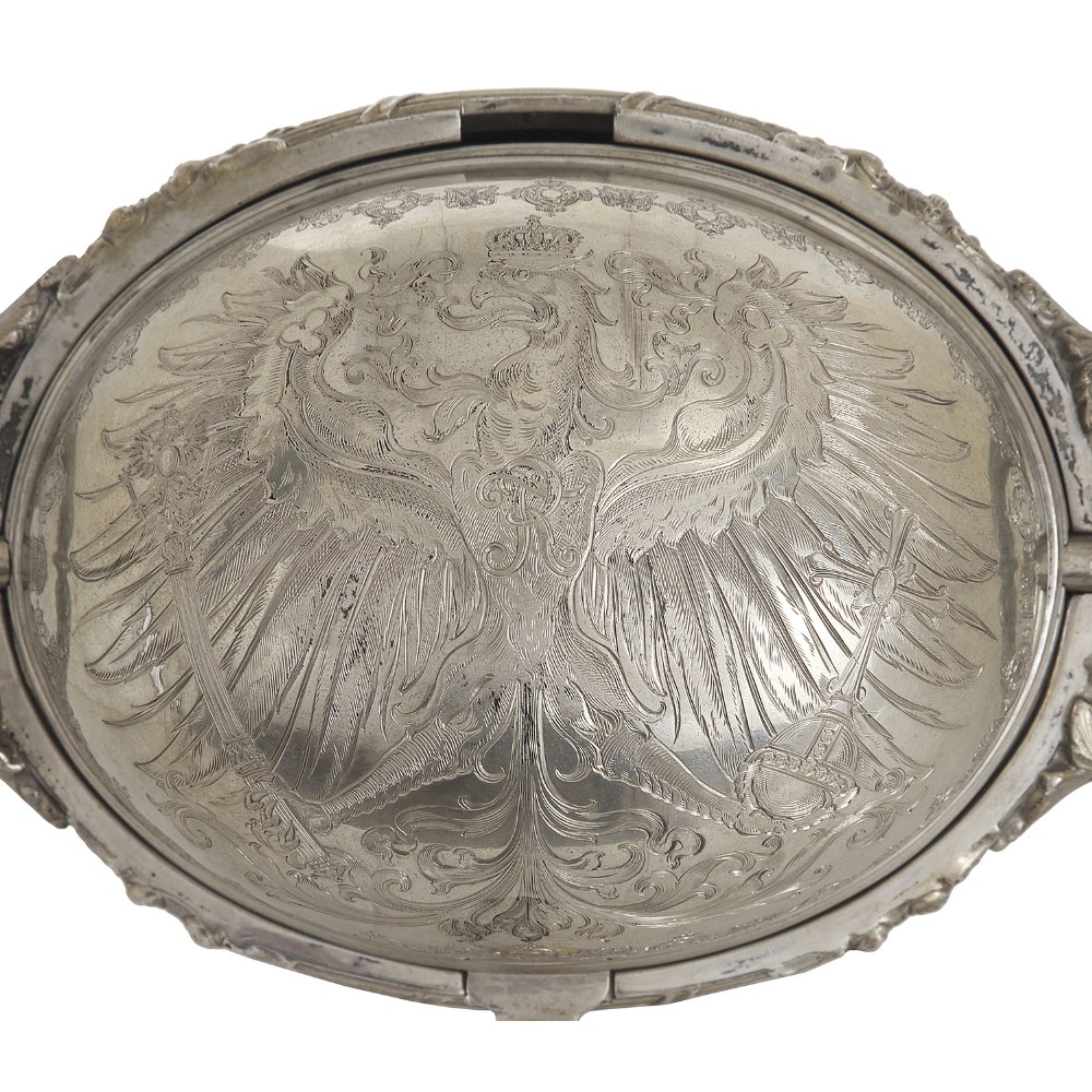 BEURRIER OVALE EN ARGENT (800), AU MONOGRAMME DE GUILLAUME II (1859-1941), ORFÈVRE H.J. WILM, - Bild 2 aus 2