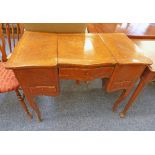 19TH CENTURY KINGWOOD DESK WITH LIFT UP TOP & DRAWERS ON SHAPED SUPPORTS WITH ORMOLU MOUNTS,