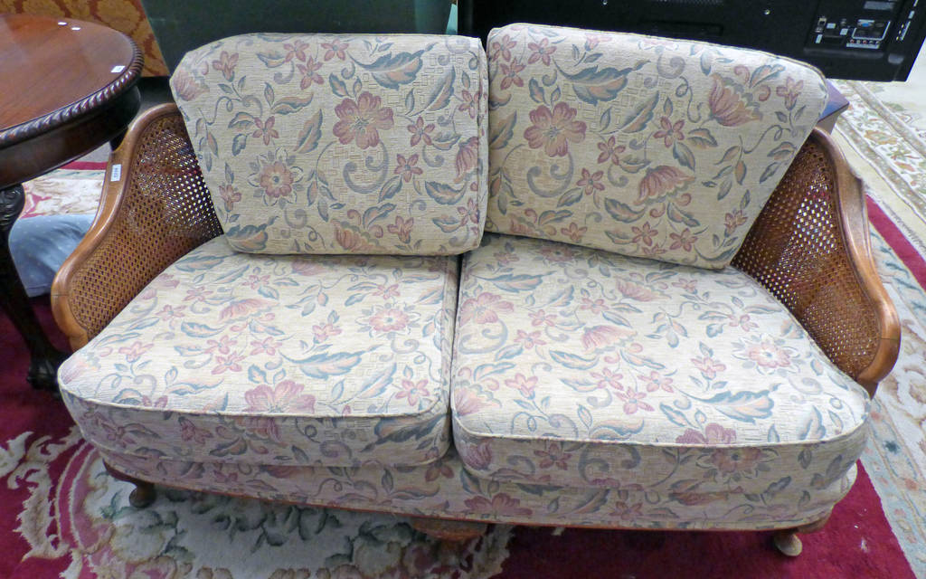 EARLY 20TH CENTURY WALNUT FRAMED BERGERE SETTEE ON QUEEN ANNE SUPPORTS Condition Report: