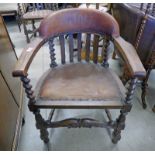 EARLY 20TH CENTURY OAK & LEATHER ELBOW CHAIR WITH BARLEY TWIST SUPPORTS 82 CM TALL