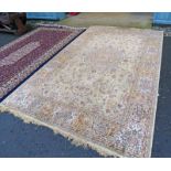 CARPET 192 X 290 CM Condition Report: Machine made. Thin. Stained in areas.