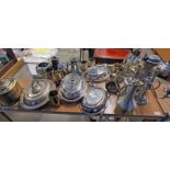 SELECTION OF SILVER PLATED WARE INCLUDING ENTRE DISHES,