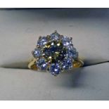 18CT GOLD DIAMOND CLUSTER RING, THE CINNAMON COLOURED CENTRE DIAMOND OF APPROX 0.