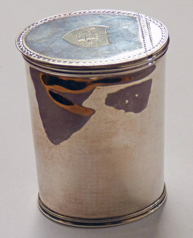 18TH CENTURY EDINBURGH SILVER CYLINDRICAL SNUFF BOX 1789