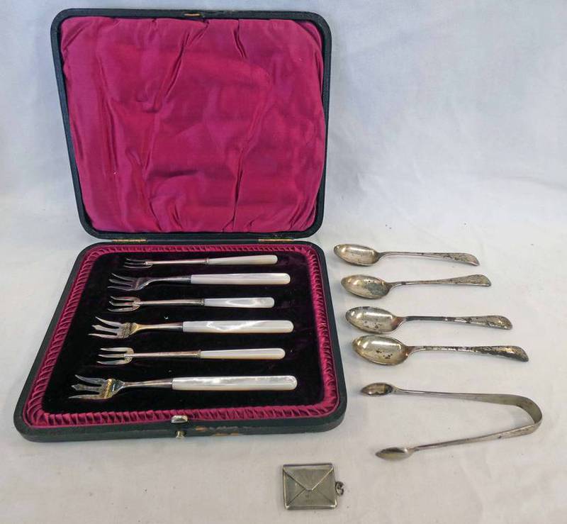 6 SILVER & MOTHER OF PEARL PICKLE FORKS, 4 SILVER SPOONS,