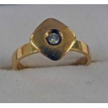 18CT GOLD DIAMOND SINGLE STONE RING, RING SIZE L - 3.