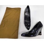 GUCCI BLACK PATENT LEATHER WEDGED COURT SHOES SIZE 37