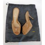 FENDI PATENT CARAMEL LEATHER PEEP-TOE ZUCCHINO PLATFORM MULES SIZE 36