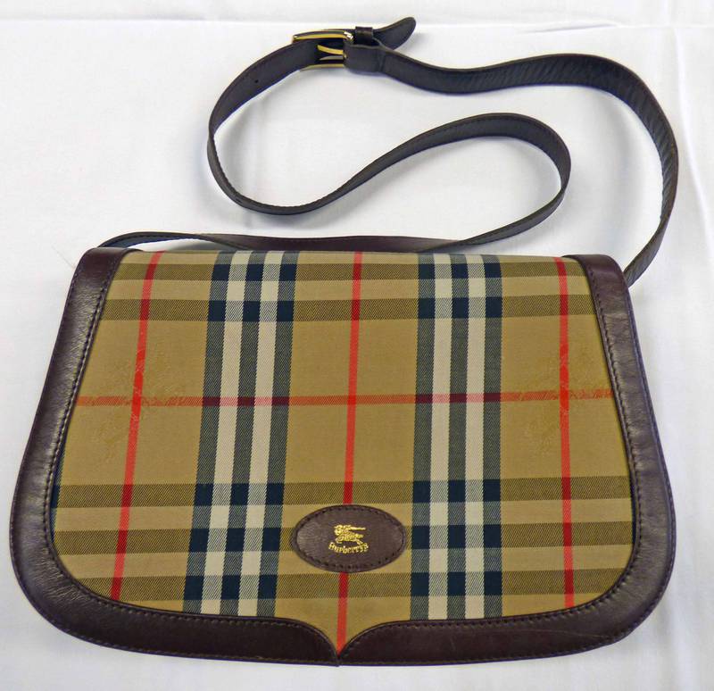 VINTAGE CLASSIC BURBERRY CHECK CLOTH BAG WITH BROWN LEATHER CROSSBODY STRAP