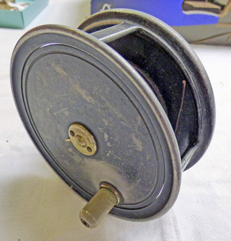 ARMY AND NAVY 4 1/2 INCH UNIQUA STYLE ALLOY REEL WITH BRASS FOOT