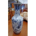 BLUE & WHITE CHINESE PORCELAIN TABLE LAMP ON HARDWOOD BASE - OVERALL HEIGHT TO TOP OF VASE 49CM