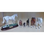 6 ROYAL DOULTON HORSES INCLUDING BLACK BEAUTY AND FOAL, DESERT ORCHID ON PLINTH ,