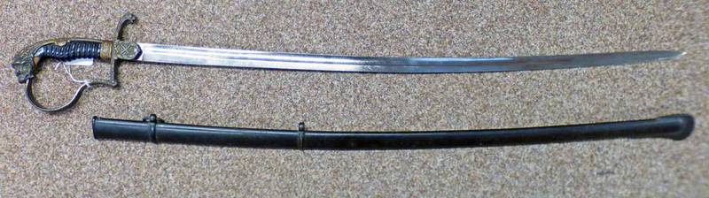 GERMAN OFFICERS SWORD WITH 78 CM LONG ETCHED BLADE WITH D SHAPED KNUCKLE GUARD, LION HEAD,
