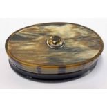 SCOTTISH OVAL HORN SNUFF BOX, THE LID INSET WITH FACETED CITRINE - 9.