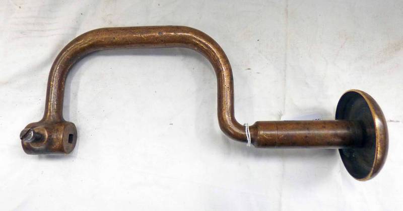 AN INTERESTING BRASS/BRONZE WOOD WORKING BRACE WITH SERIAL NUMBER TO REAR 26CM LONG