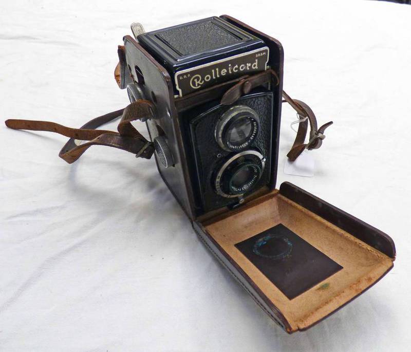 ROLLEICORD TLR CAMERA WITH CARL ZEISS JENA TRIOTAR 1:45 F=7.5CM LENS AND A HEIDOSCOP-ANASTIGMAT F=7.
