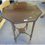 EARLY 20TH CENTURY OAK OCTAGONAL TABLE ON TURNED SUPPORTS WIDTH 58CM