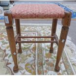 19TH CENTURY ELM STOOL ON TURNED SUPPORTS 47CM TALL