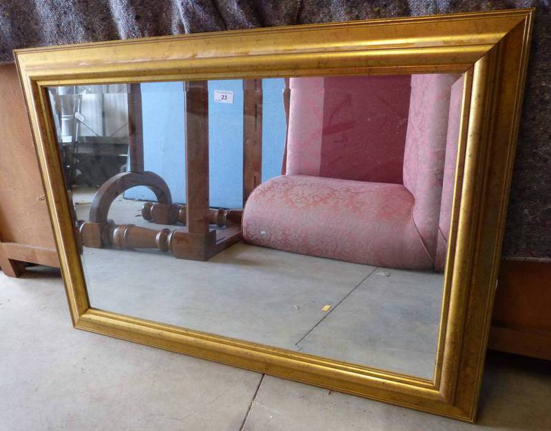 GILT FRAMED RECTANGULAR MIRROR WIDTH 102CM X HEIGHT 73CM