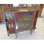 EARLY 20TH CENTURY DISPLAY MAHOGANY DISPLAY CABINET WITH CENTRAL GLAZED DOOR FLANKED BY 2 SHELVES