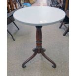 19TH CENTURY MAHOGANY CIRCULAR TABLE ON TURNED COLUMN WITH 3 SHAPED SUPPORTS,