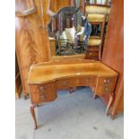 EARLY 20TH CENTURY WALNUT DRESSING TABLE