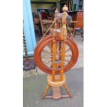 LATE 19TH CENTURY OAK SPINNING WHEEL HEIGHT 85CM