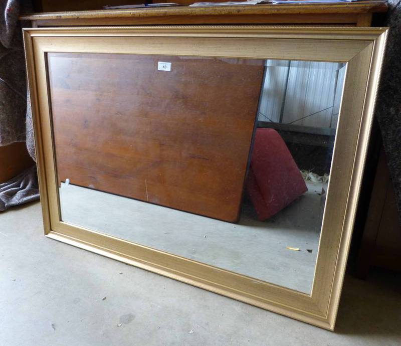 GILT FRAMED RECTANGULAR MIRROR WIDTH 105CM X HEIGHT 74CM