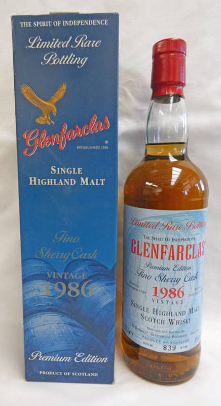 1 BOTTLE GLENFARCLAS 15 YEAR OLD FINO SHERRY CASK SINGLE MALT WHISKY, DISTILLED 1986 - 700ML,