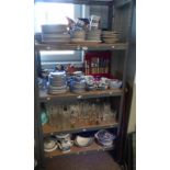 LARGE SELECTION OF VARIOUS PORCELAIN, GLASSWARE,
