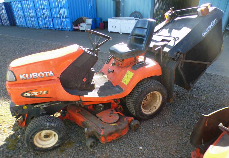 KUBOTA G21E RIDE ON MOWER + GRASS BOX (SP14 BPF) - PLUS VAT Condition Report: Sold