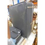 2 SUITCASES WITH A SCREEN, BAGATELLE, LAMPS,