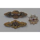 2 9CT GOLD PEARL & GARNET SET BROOCHES & 1 OTHER UNMARKED - 8.