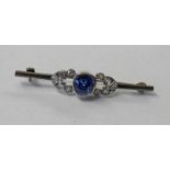 EARLY 20TH CENTURY SAPPHIRE & DIAMOND SET BAR BROOCH, THE SAPPHIRE APPROX 2.