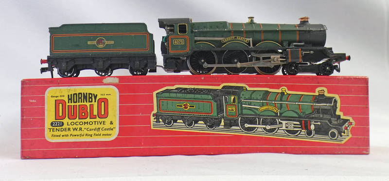 HORNBY DUBLO 2221 00 GAUGE (2-RAIL) BR GREEN 4-6-0 CASTLE CLASS 'CARDIFF CASTLE' 4075 STEAM