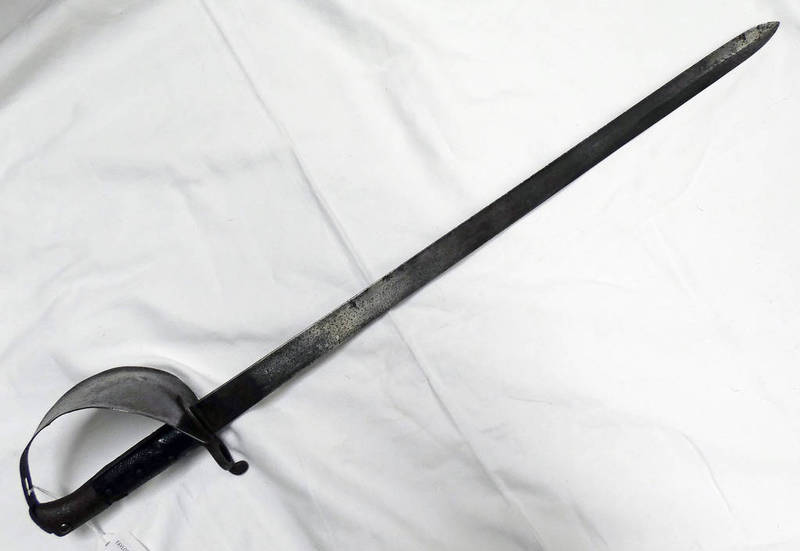 1871 PATTERN CUTLASS BAYONET WITH 65CM LONG BLADE WITH SEVERAL MARKINGS CHARACTERISTIC HILT WITH