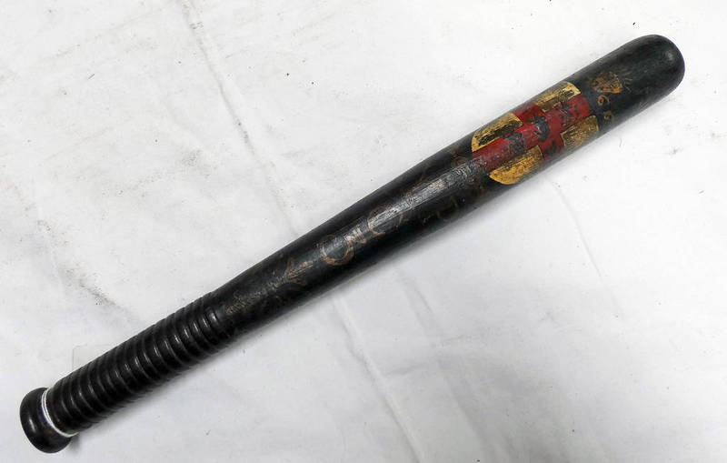 VICTORIAN PAINTED POLICE TRUNCHEON, PAINTED WITH A WHITE SHIELD WITH RED CROSS BEARING 5 LIONS, Y.