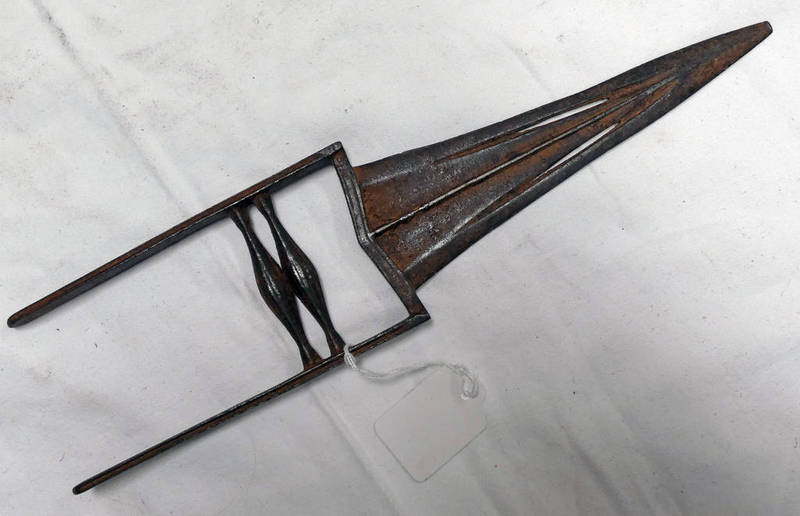 18TH/19TH CENTURY INDIAN KATAR WITH 20CM LONG PIERCED BLADE WITH RAISED MEDIAL RIDGE,