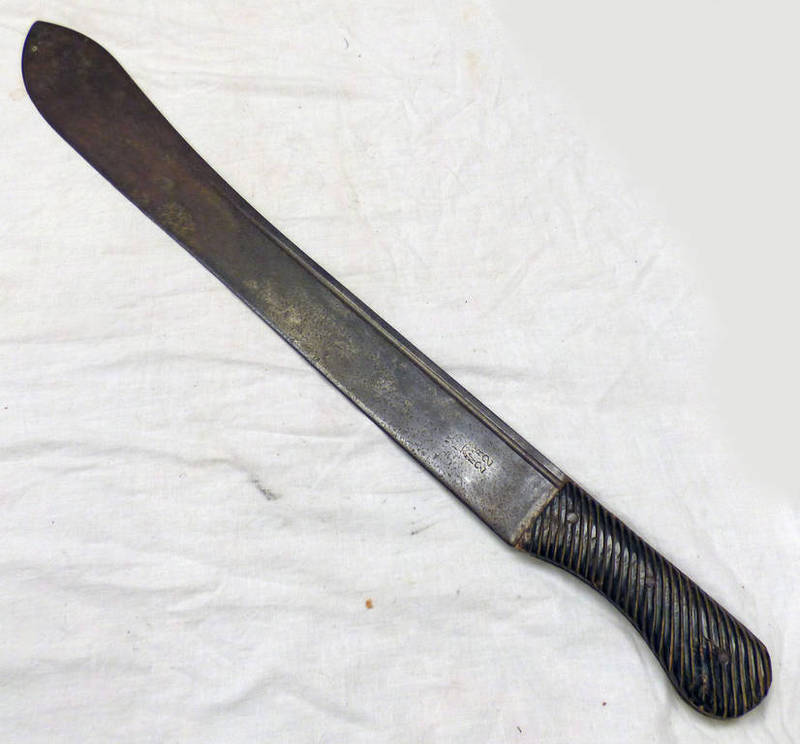 INTERESTING MACHETE WITH RIBBED HORN GRIPS 55CM SINGLE FULLERED BLADE STAMPED NR 22.