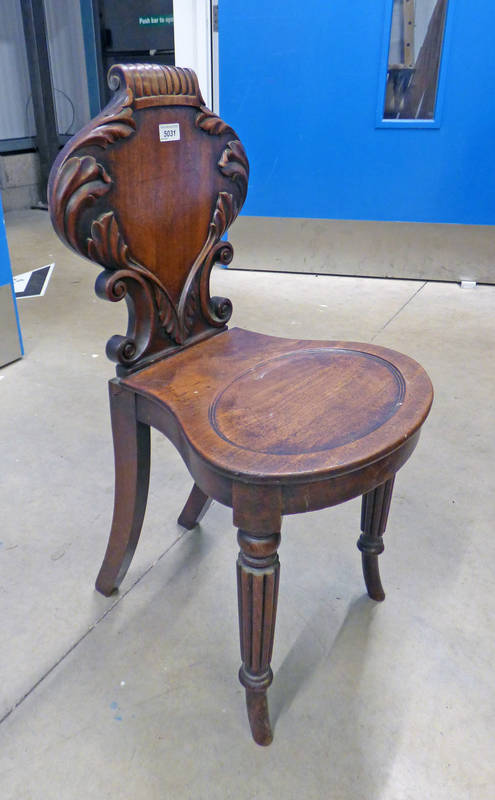 19TH CENTURY MAHOGANY HALL CHAIR ON REEDED SUPPORTS Condition Report: Repairs to