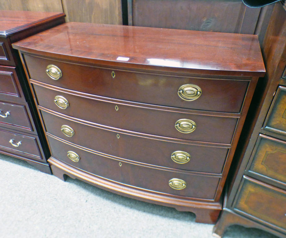 MAHOGANY BOW FRONT CHEST OF 4 DRAWERS ON BRACKET SUPPORTS,