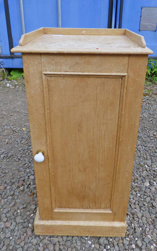 PINE CABINET WITH GALLERY TOP & SINGLE PANEL DOOR