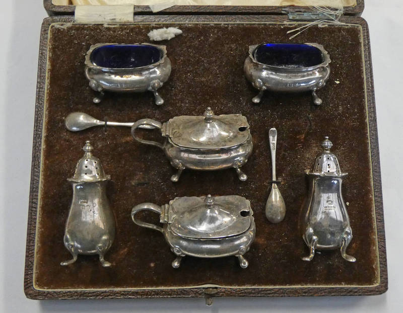 CASED SILVER 6 PLACE CRUET SET,