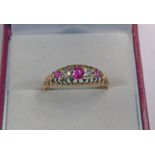 18CT GOLD RUBY & DIAMOND 5 STONE RING