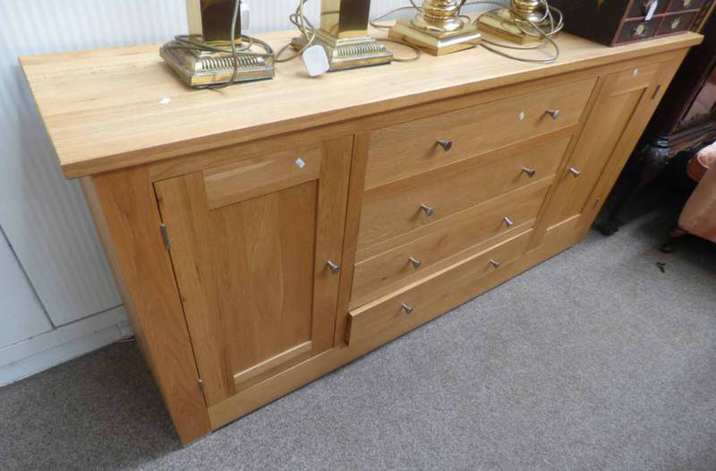 21ST CENTURY OAK SIDEBOARD WITH 4 DRAWERS FLANKED BY PANEL DOORS